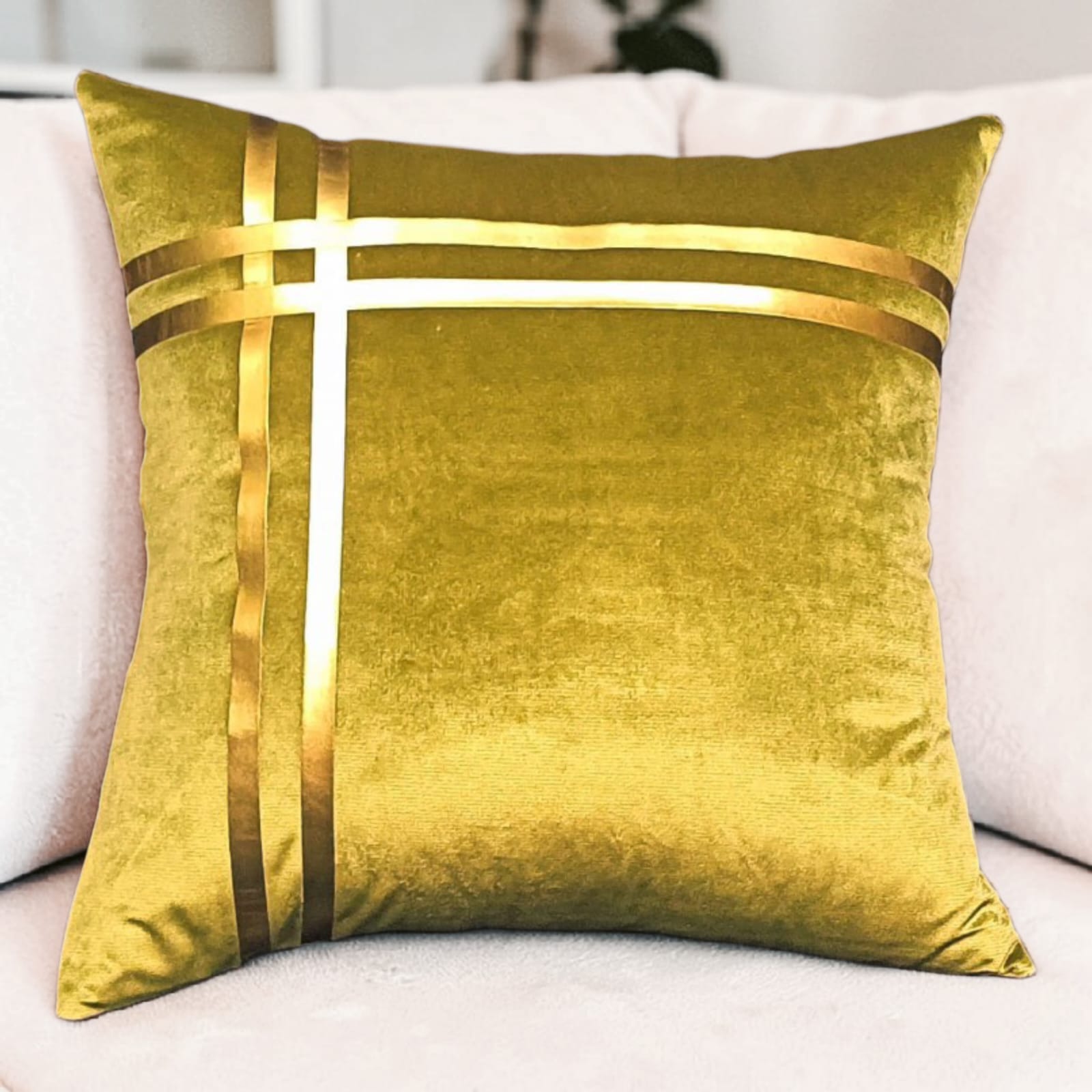 Luxury Laser Cut Cushion Velvet Hena